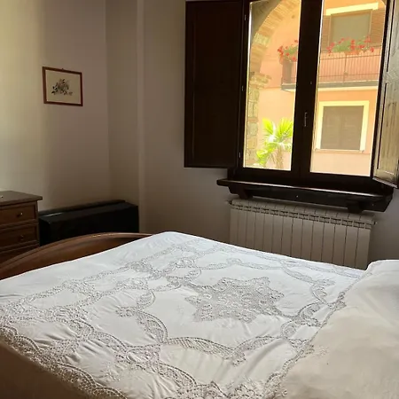 Semesterbostad Gorghe *